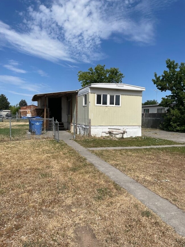 Primary Photo - 870 Eden Dr