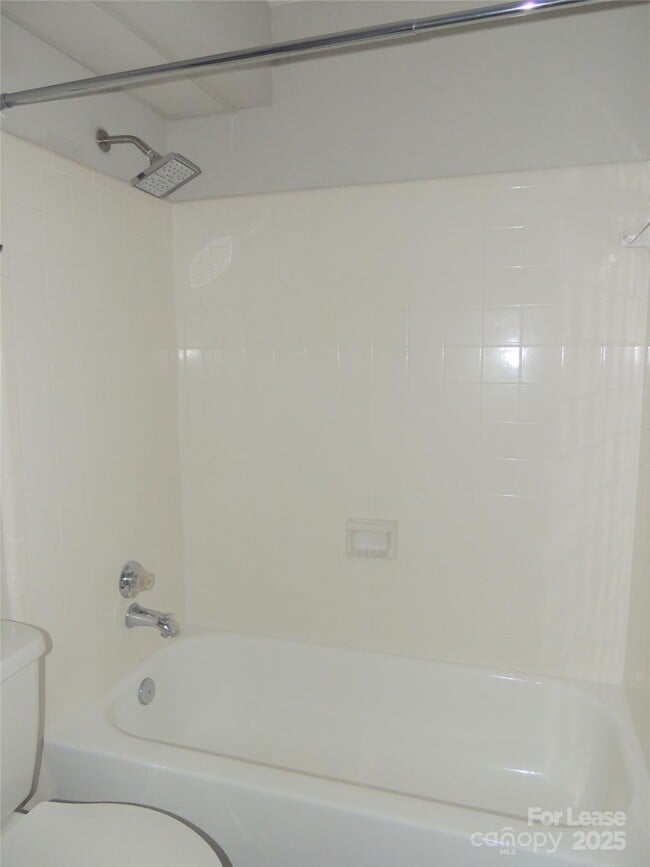 Building Photo - 9252 Kings Canyon Dr