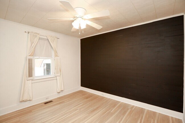 Building Photo - 768 Mayfield Ave