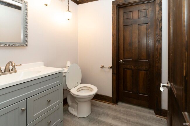 Building Photo - 7877 Marywood Dr