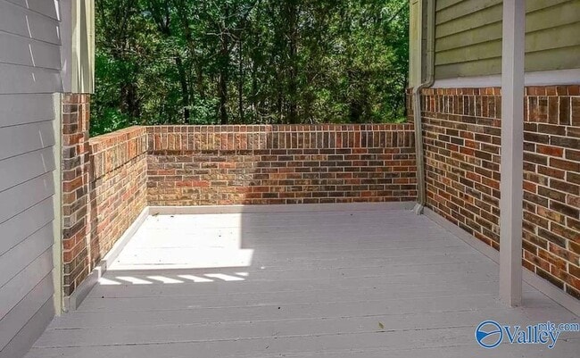 Building Photo - 207 Mountain Rdg Dr NE