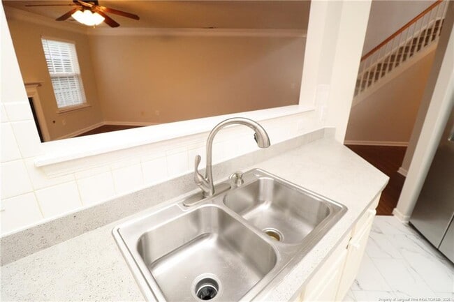 Building Photo - 100 Beverstone Dr