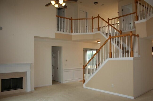 Building Photo - 212 Autumn Trail