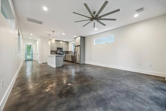 Building Photo - 1224 Eleanor St