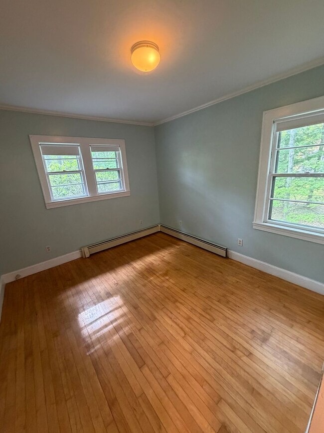 Building Photo - 3BD/1BA Single Family Home in Westbrook - Available Now