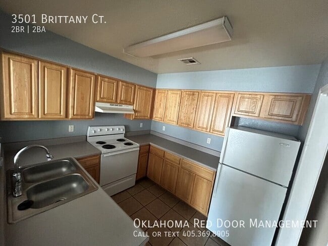 Building Photo - 3501 Brittany Ct