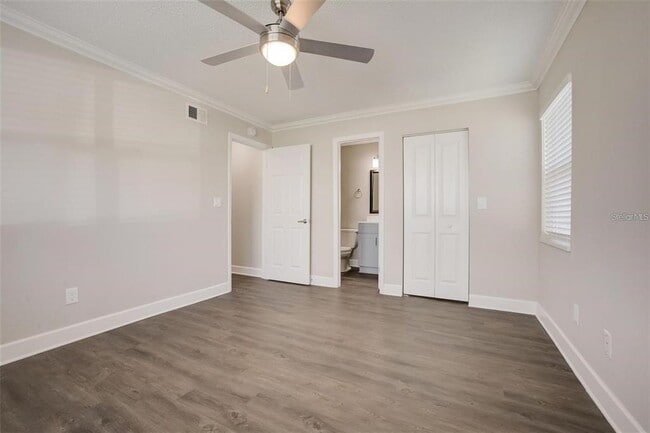 Building Photo - 2556 Woodgate Blvd