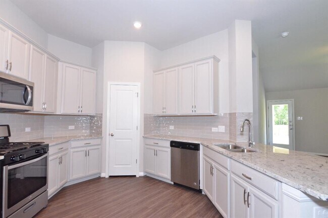 Building Photo - 5608 Anaheim Ave