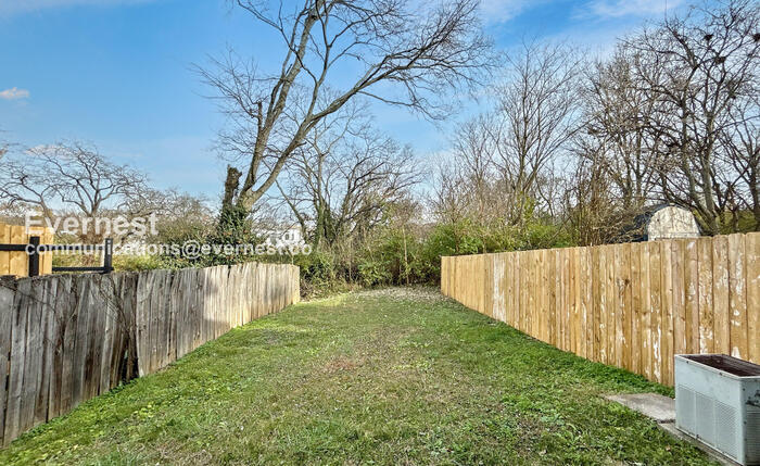 Building Photo - 1221 Katie Ave