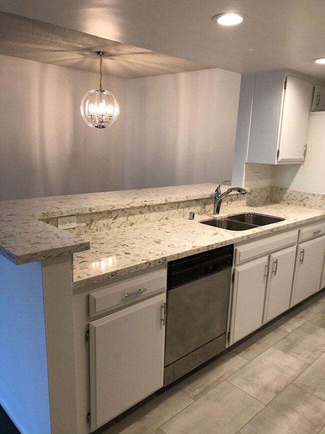 Building Photo - 601 Westholme Ave