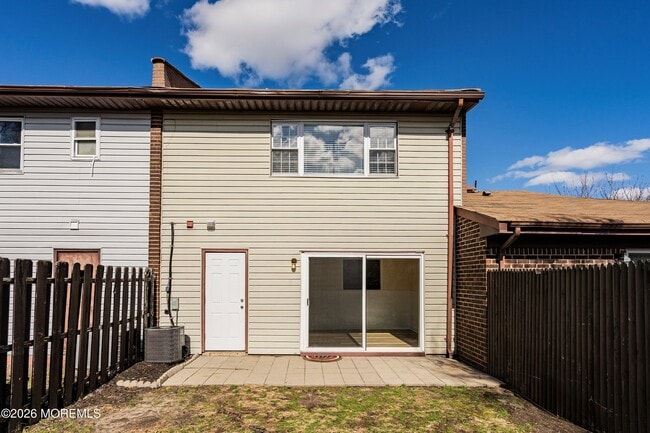 Building Photo - 40 Greenwood Loop Rd