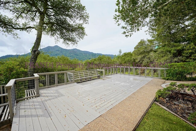 Building Photo - "Spacious 4-Bedroom Oasis with 3 Full Baths in Beautiful Kent Woodlands"