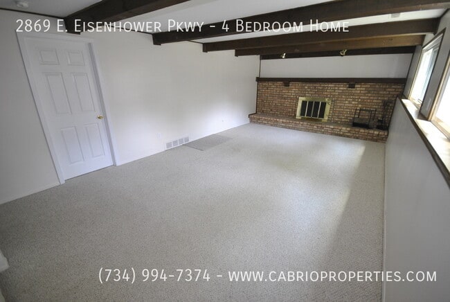 Building Photo - 2869 E Eisenhower Pkwy