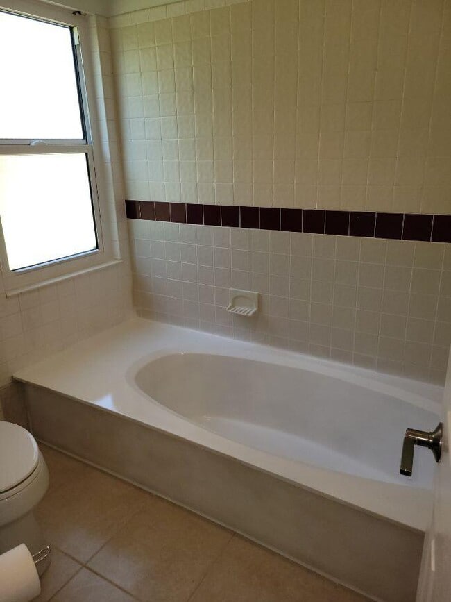 Building Photo - 13165 Chadwick Ct