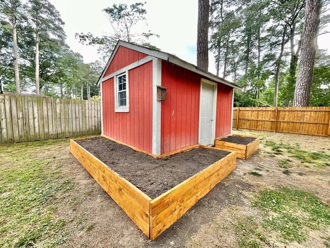 Building Photo - Ready 07-13-26! 4/2 Ranch Home On Corner Lot! Pet-Friendly & All Appliances Convey!