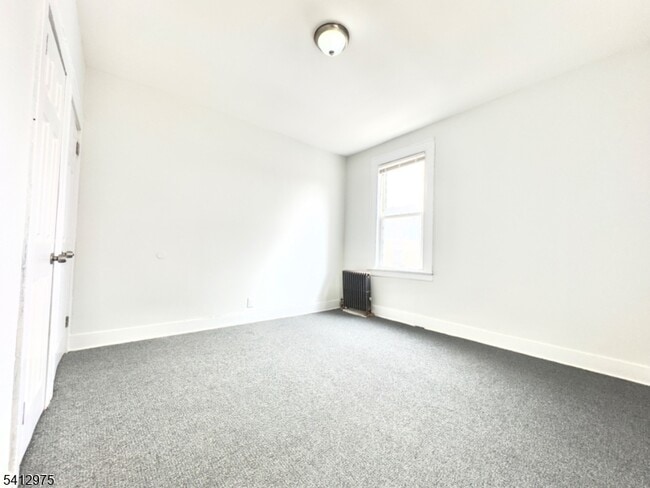 Building Photo - 476 Grove St