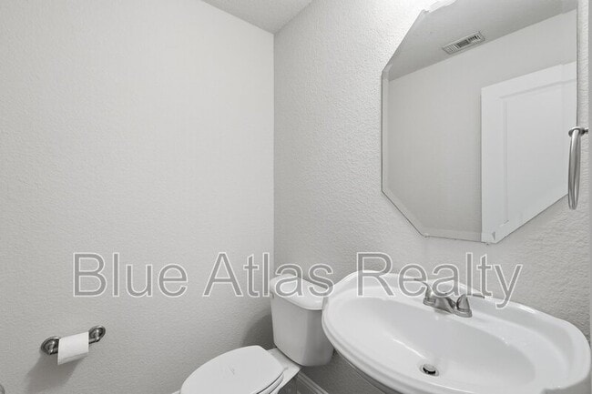 Building Photo - 268 Castleridge Dr