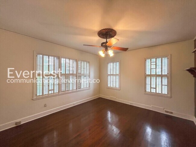 Building Photo - 756 S Willett St