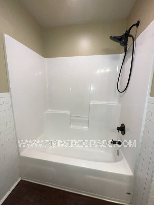Building Photo - 229 Lace Dr