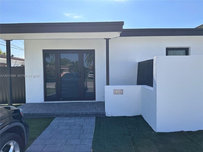 Building Photo - 3252 SW 88th Pl
