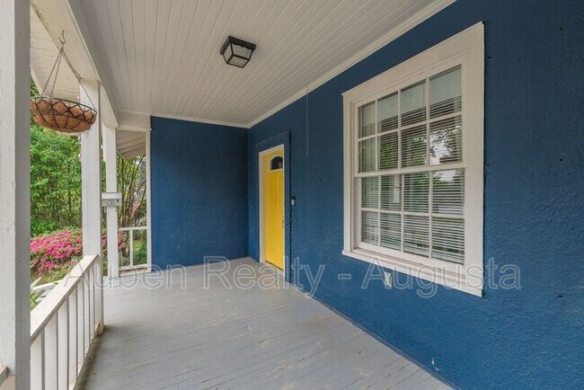 Building Photo - 2056 McDowell St
