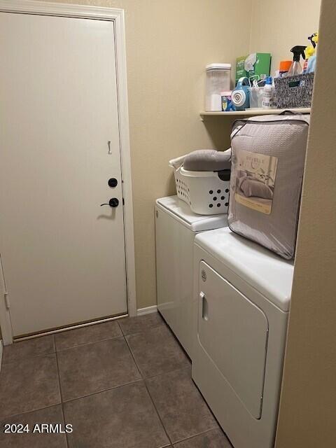 Building Photo - 722 W Canary Way