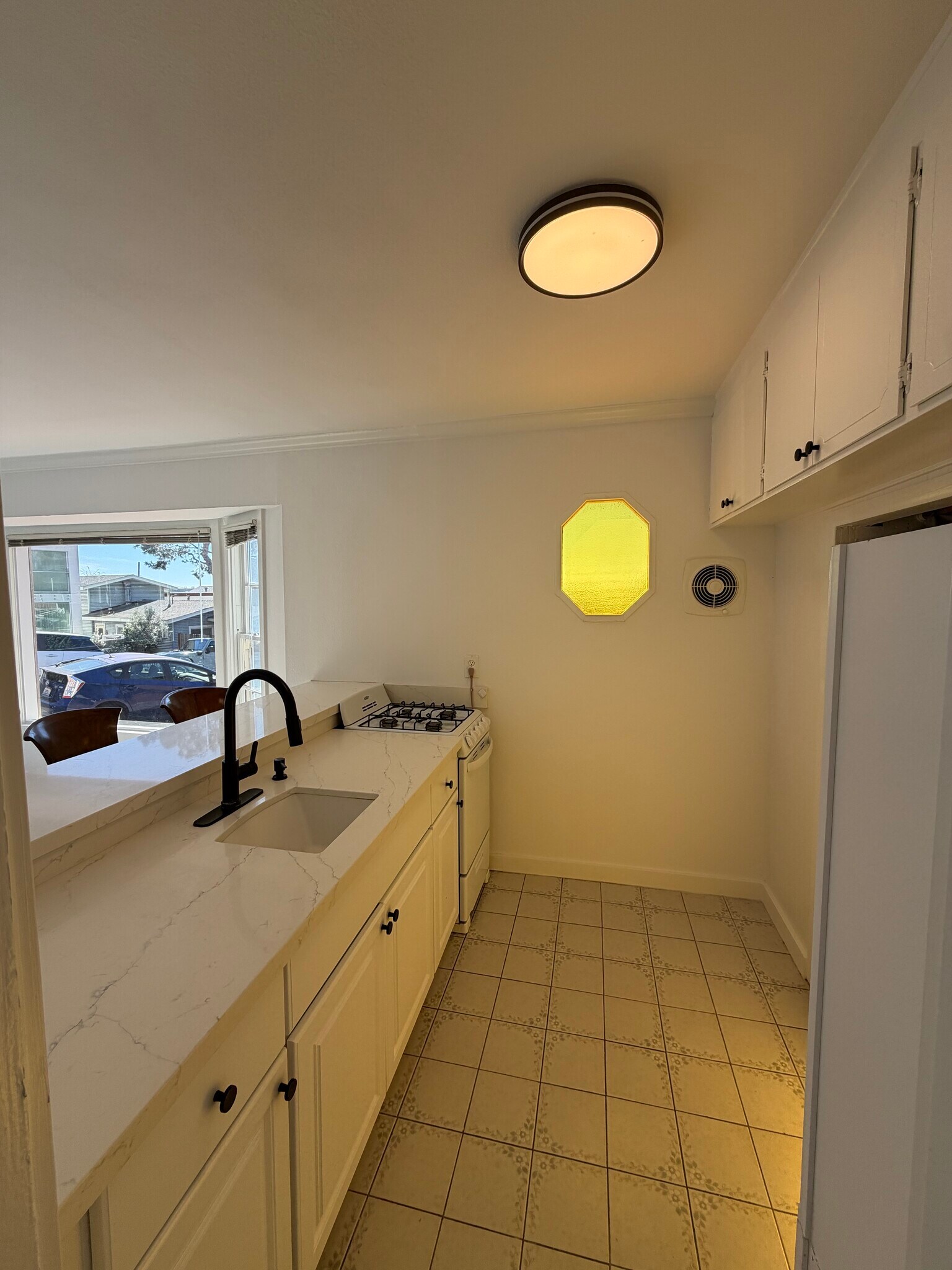 Building Photo - 315 24th St