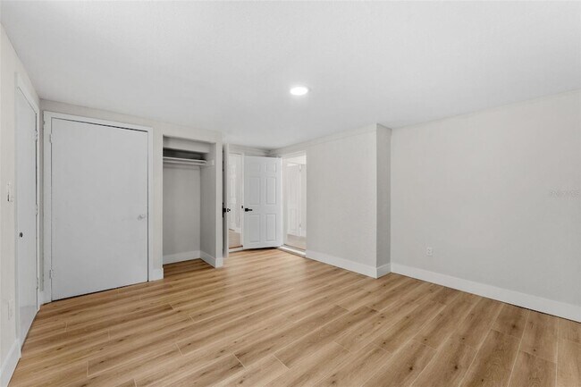 Building Photo - 1218 Crescent St