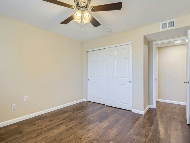 Building Photo - 13261 E Asbury Dr