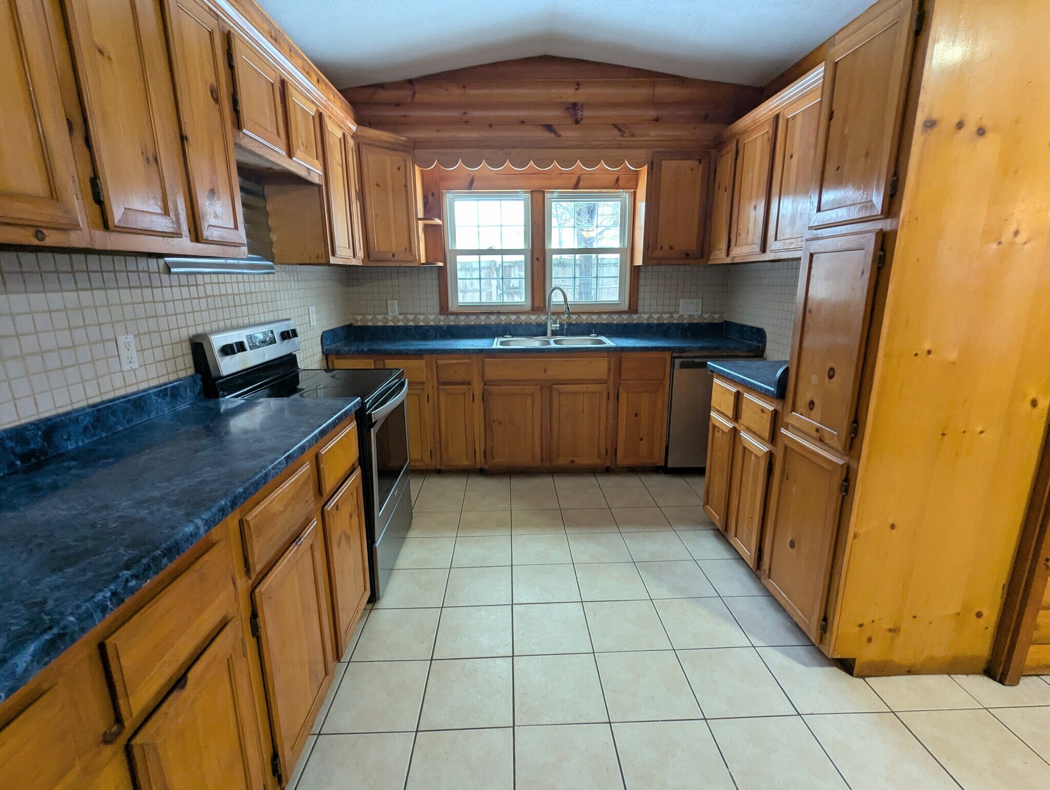 Building Photo - 173 Lacy Hollow Rd