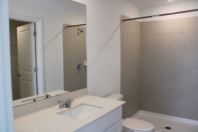 Building Photo - 19542 Fairhill Ct