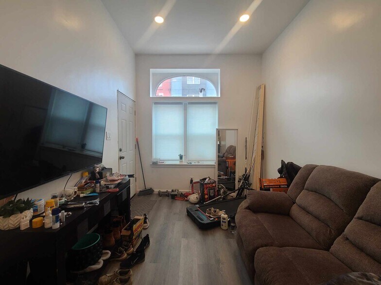 Unit 1 - Living Room - 2031 N 15th St