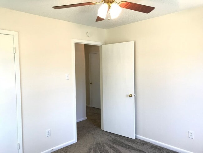 Building Photo - 1302 S 23rd St