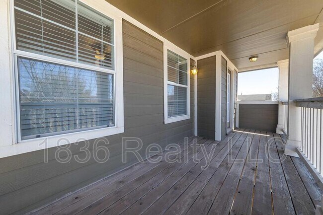 Building Photo - 1816 Big Bend Dr