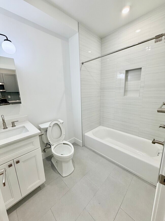 Building Photo - 178 W Seymour St