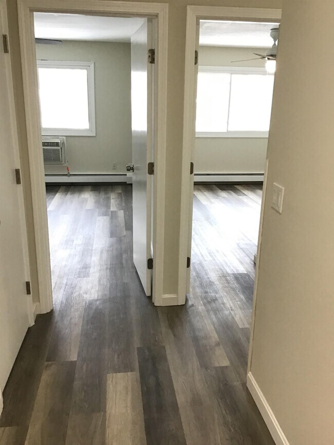 Building Photo - 210 Brook Village Rd