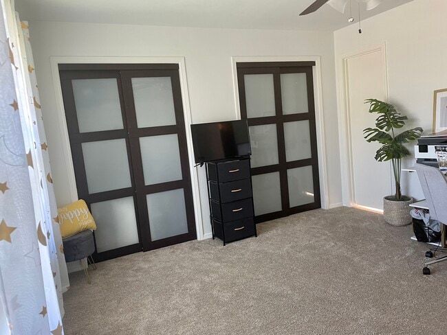 Building Photo - 7718 Royal Ln