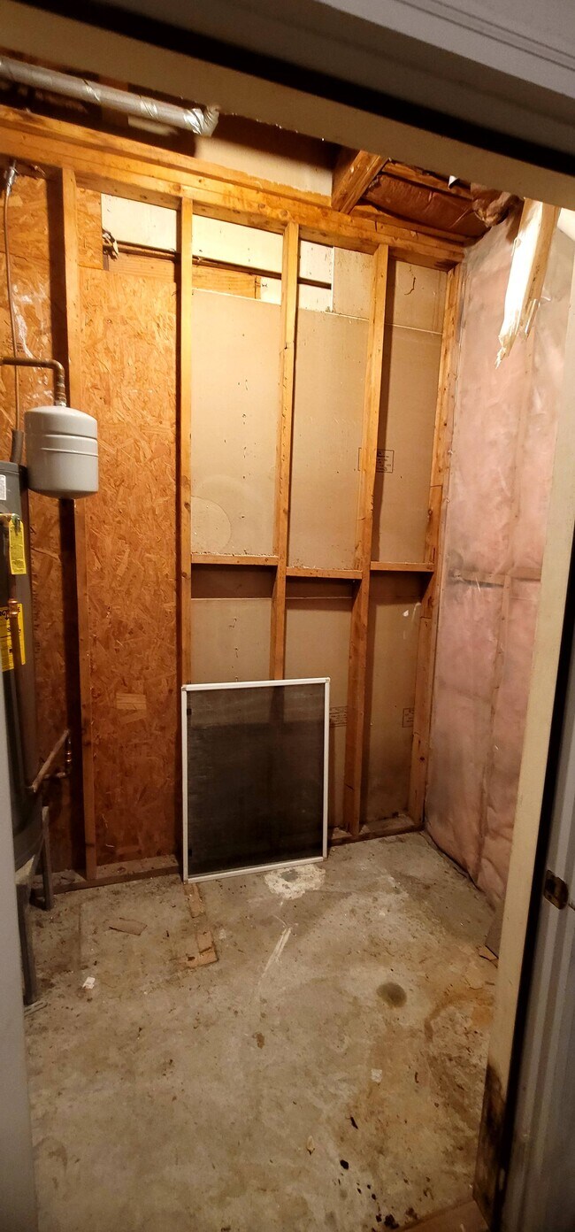 Building Photo - 730 3rd St NE