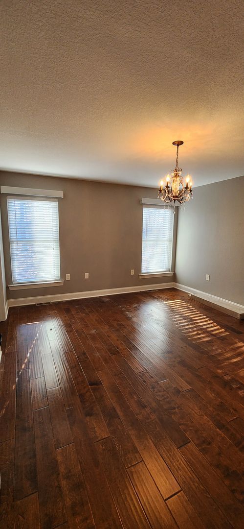 Building Photo - Location, Location, Location. 3 bedroom / 2 bath *Unfurnished* Available for 12 month lease