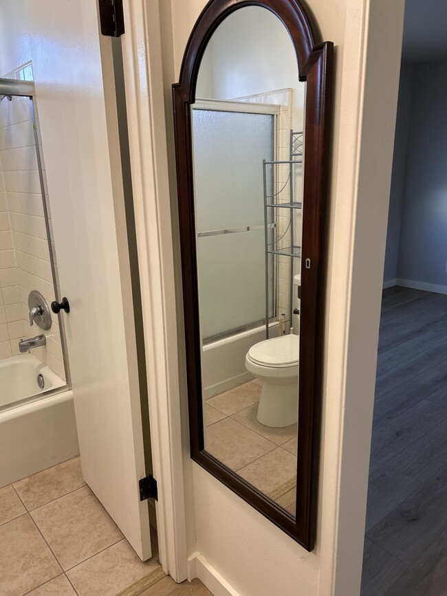 Building Photo - 7010 Jordan Ave