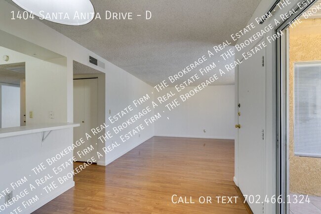 Building Photo - 1404 Santa Anita Dr