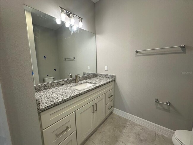 Building Photo - 9 Mimosa Ct W