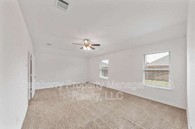 Building Photo - 503 Willow View Way