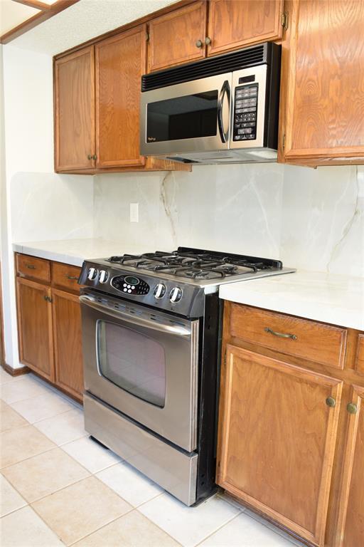 Building Photo - 1911 Klattenhoff Dr