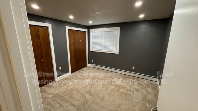 Building Photo - 2995 Fir Oaks Dr SW