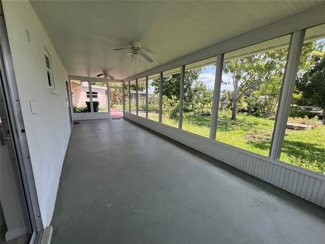 Building Photo - 2372 Abscott St