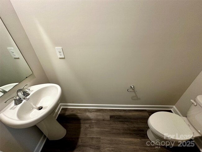 Building Photo - 6126 Starview Ter