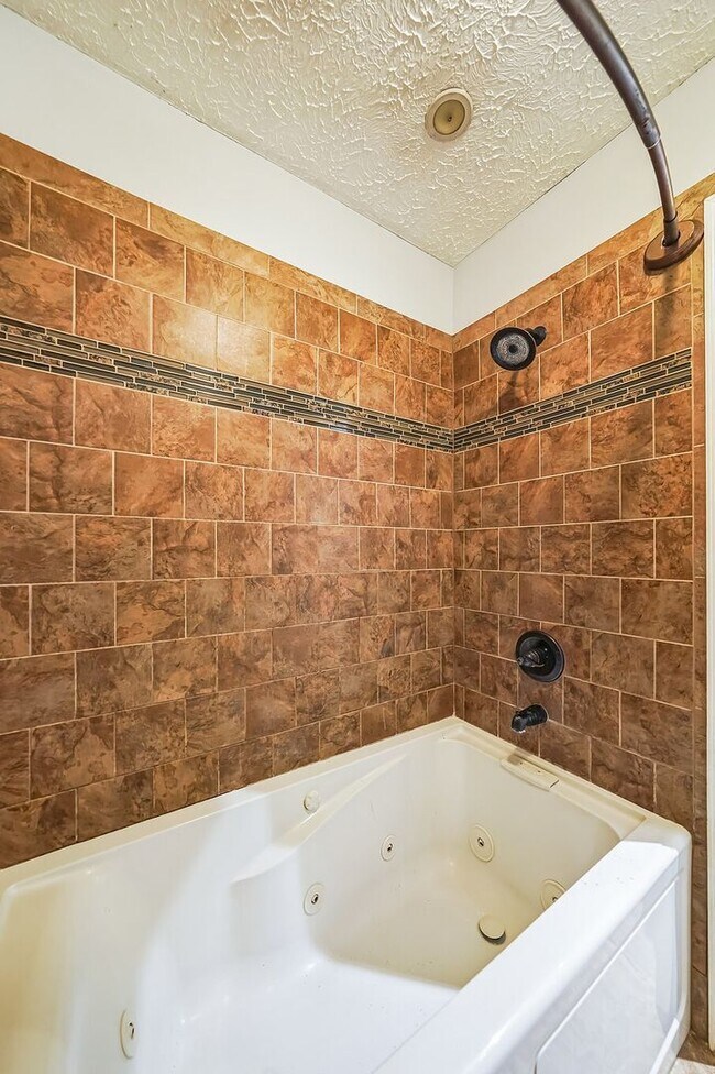 Building Photo - 2317 Valery Ct