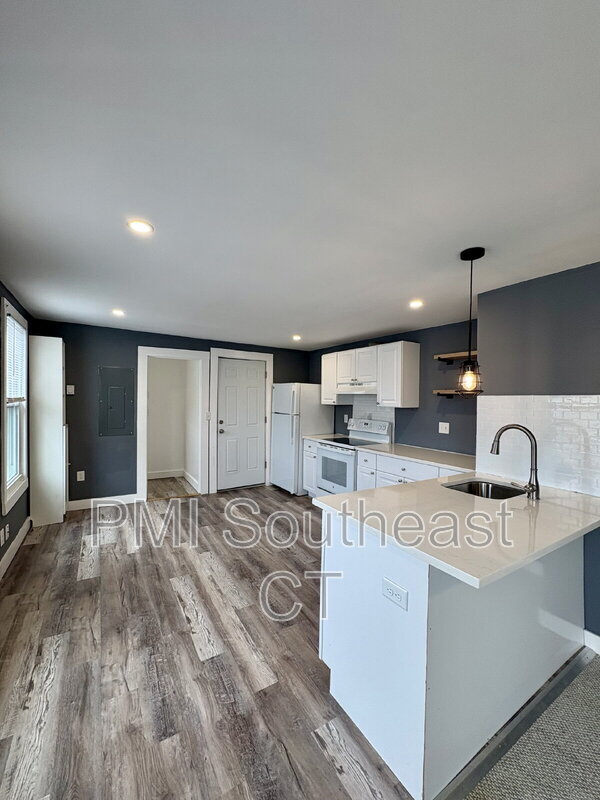 Building Photo - 200 Montauk Ave