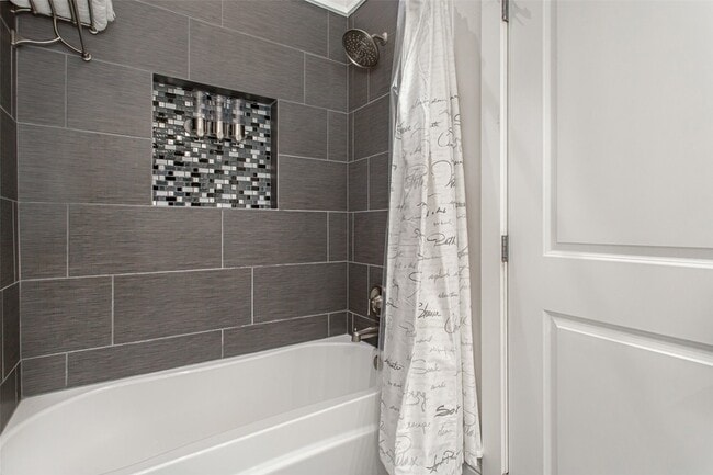 Building Photo - 4719 Junius St